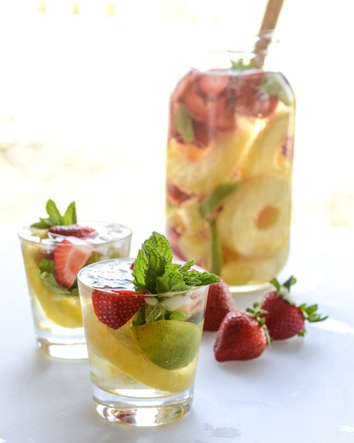 Pineapple Sangria | How Sweet Eats