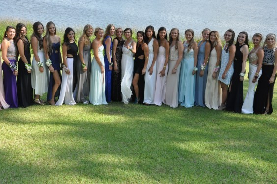 prom-2205139_1920.jpg?resize=564%2C374&ssl=1