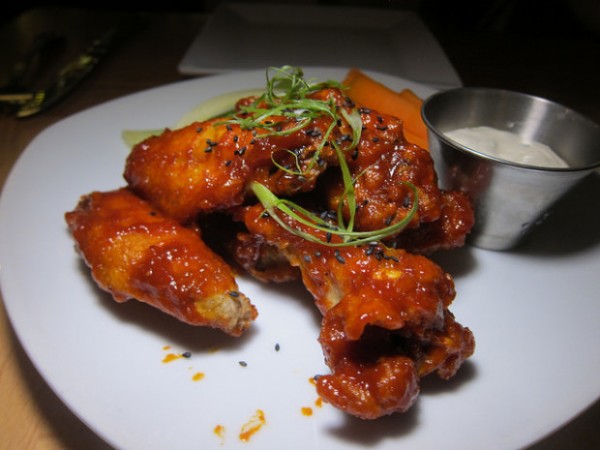 wings with "bleu cheese" (tofu sauce)