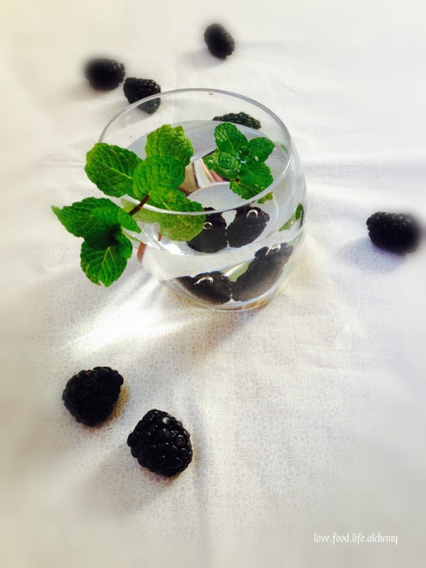 blackberry mint water detox