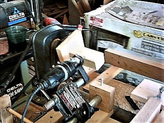 picresized_th_1246637997_cut_threads.jpg
