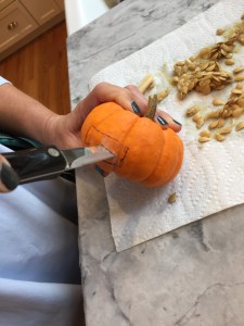 cuttingpumpkin